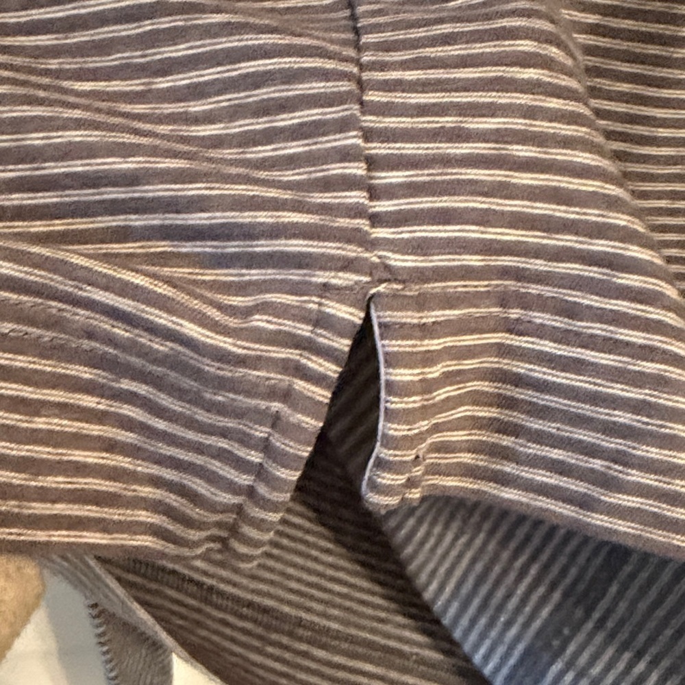 johnnie-O Men's Blue/Gray Med
"Hangin Out" Harvell Quarter-Zip Striped Pullover - Picture 7 of 12